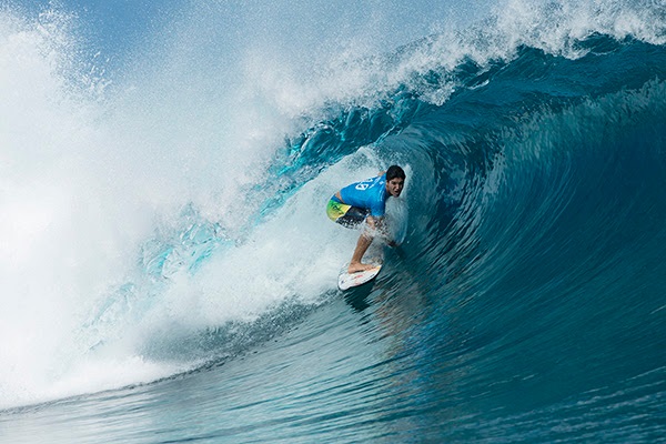 Gabriel Medina (BRA) comes close to perfection with a 19.00 heat total to eliminate John John Florence (HAW) in Round 3 of the Billabong Pro Tahiti.