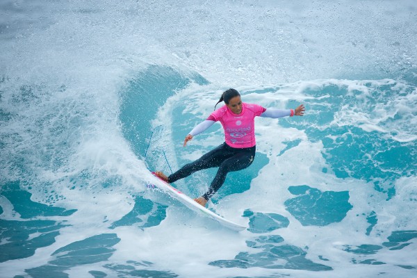 Sally Fitzgibbons (AUS) showcased her rail-to-rail surfing to advance through Rounds 2 and 3 to solidify a spot in the Quarterfinals of the Rip Curl Women's Pro Bells Beach.  Image: WSL / Sloane