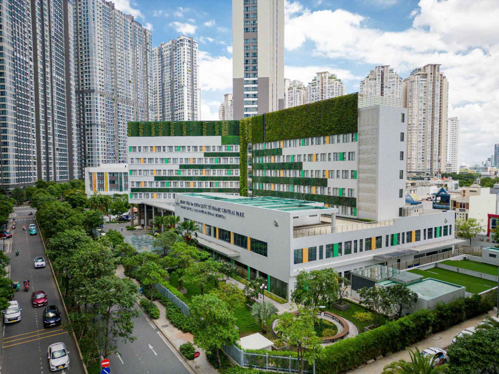 Vinmec is the first healthcare system in Vietnam to be honoured with two accolades at the Healthcare Asia Awards 2025.